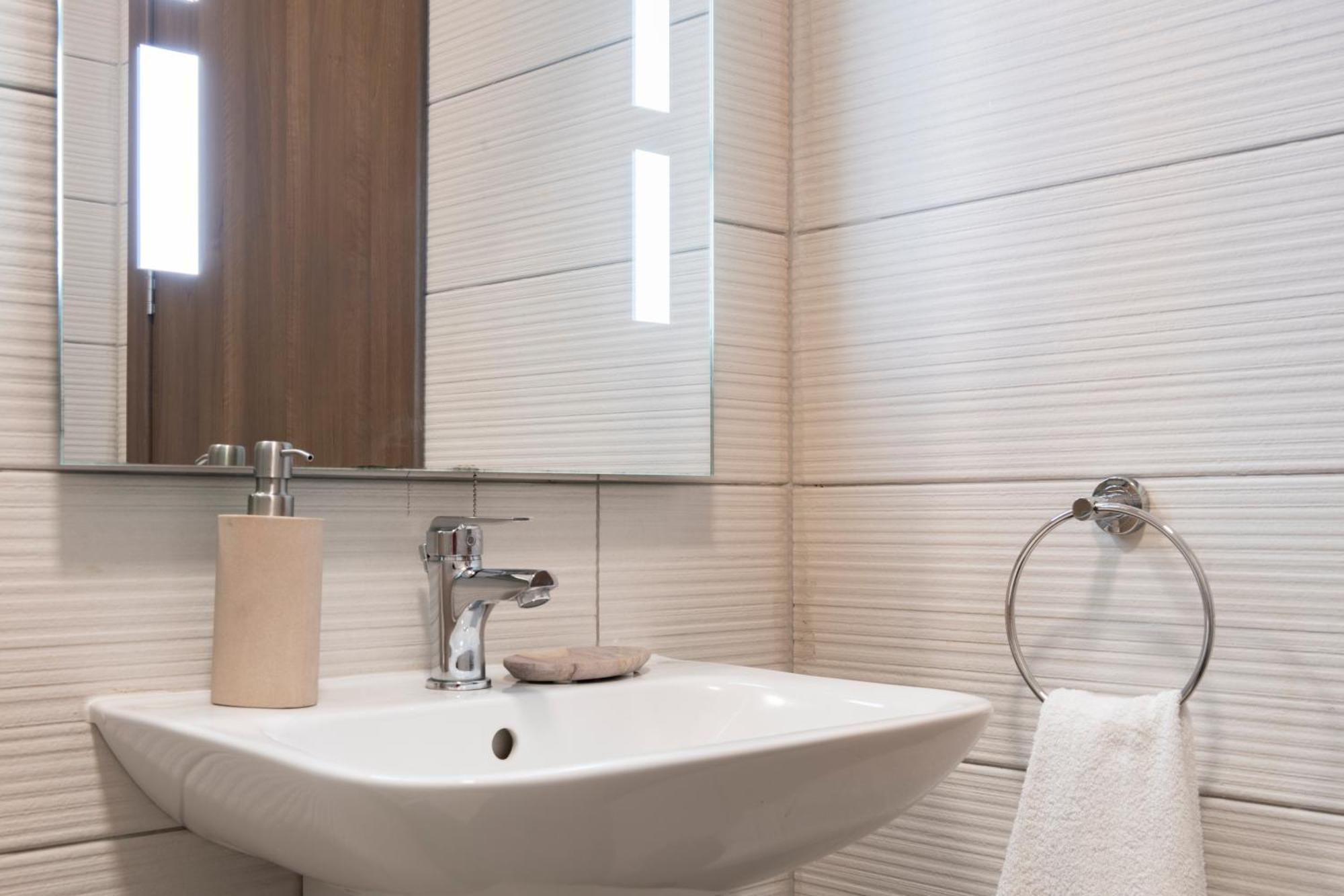 StayMela Apartments - Kappara Extérieur photo